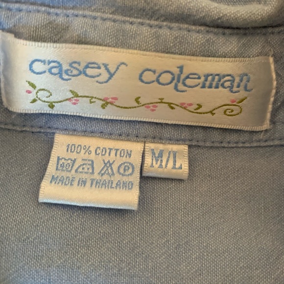 Floral Embroidered Blue Button-Up Shirt Size M/L - Picture 5 of 5